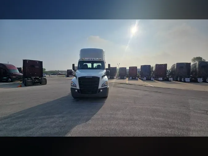 2020 Freightliner Cascadia 126cdbdafda66e9fc57a5d0e1929d63ee1d