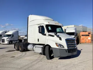 2019 Freightliner Cascadia 126
