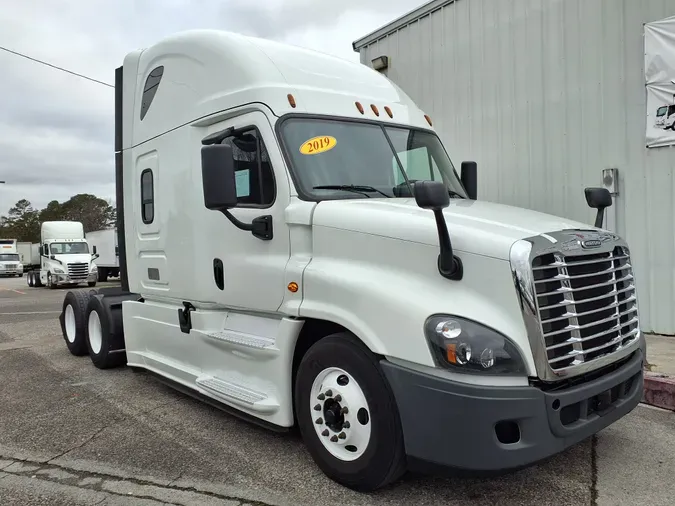 2019 FREIGHTLINER/MERCEDES CASCADIA 125