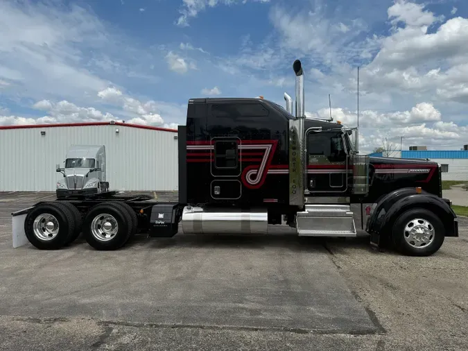 2024 Kenworth W900L