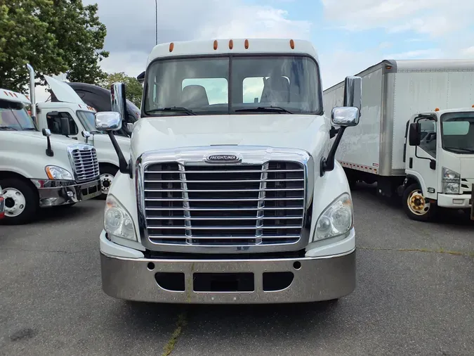 2018 FREIGHTLINER/MERCEDES CASCADIA 113