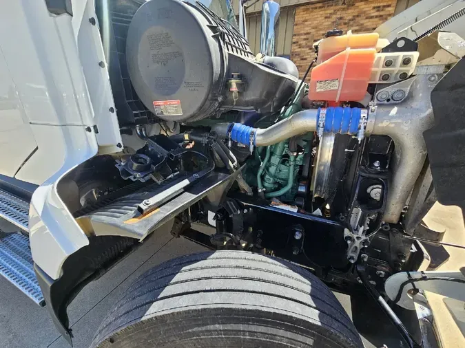 2023 VOLVO VHD64FT300cdcb8c2f0fa5e9a0436719fee1fcc3e4