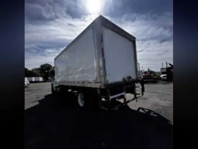2019 FREIGHTLINER M2 106
