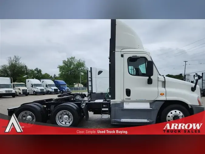2018 FREIGHTLINER CA12562DC