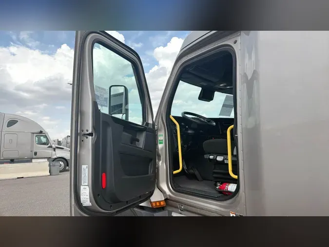 2025 Freightliner Cascadia 126cdd192c6c7f7c0c1ad22106d3e77d1b1