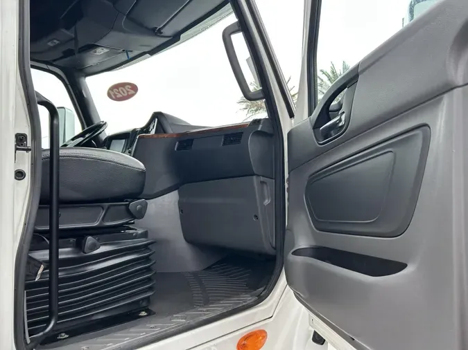 2021 International LT625