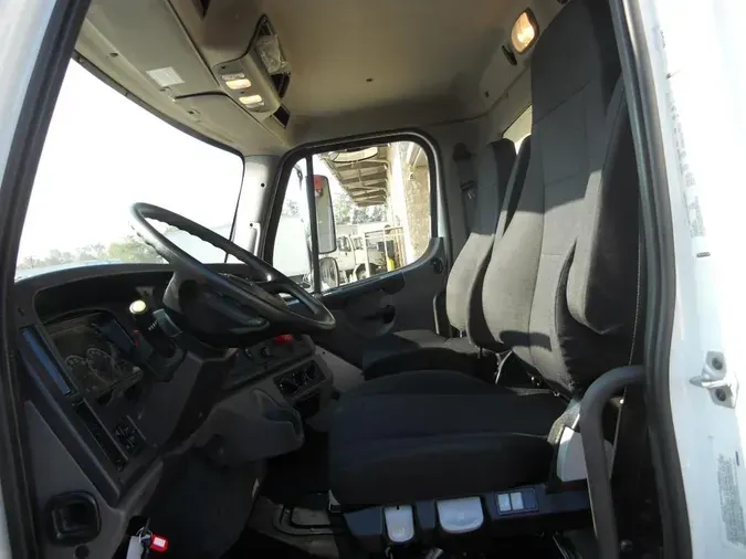 2023 Freightliner Business Class M2 112
