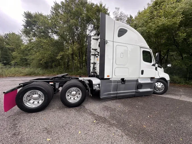 2020 Freightliner Cascadia