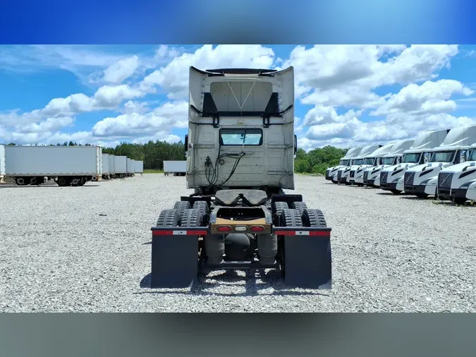 2020 Volvo VNL300