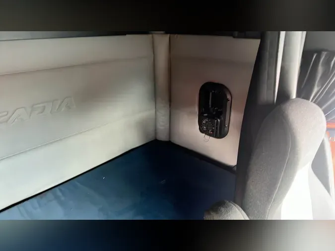 2020 Freightliner Cascadia 126