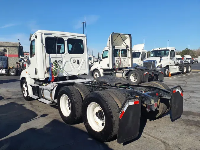 2018 FREIGHTLINER/MERCEDES CASCADIA 125