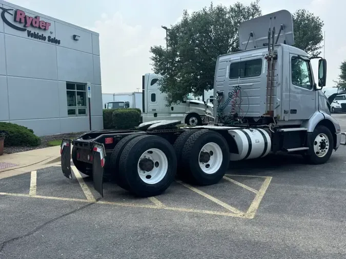 2019 VOLVO VNR64T 300