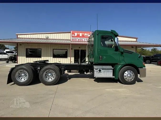 2019 FREIGHTLINER CASCADIA 126