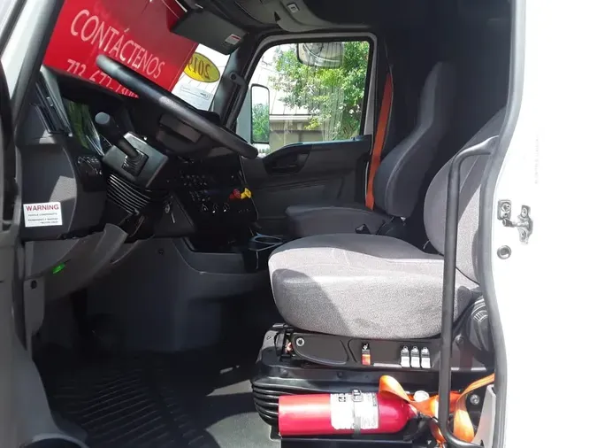 2019 NAVISTAR INTERNATIONAL LT625 SLPR CAB