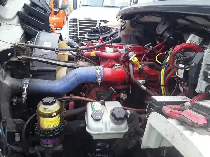 2019 FREIGHTLINER M2 106