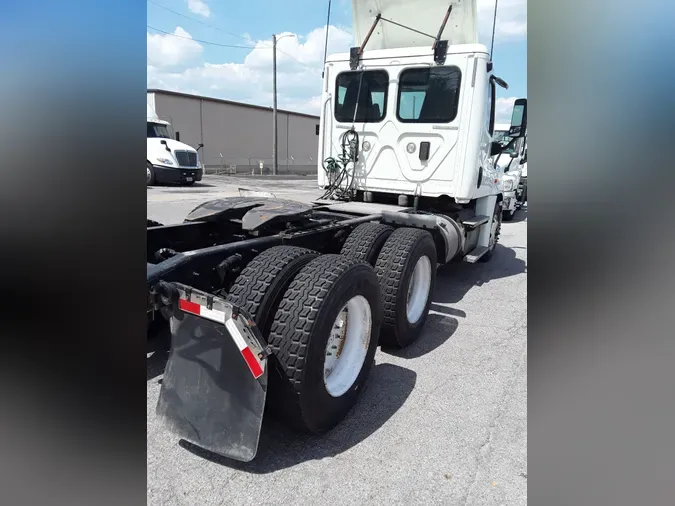 2017 FREIGHTLINER/MERCEDES CASCADIA 125