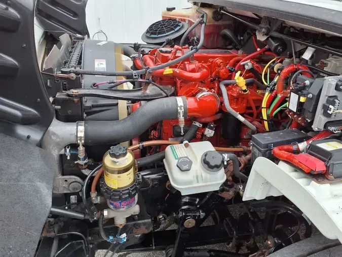 2019 FREIGHTLINER M2 106