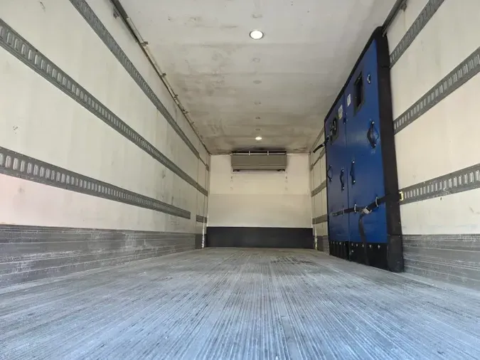 2018 FREIGHTLINER/MERCEDES M2 106