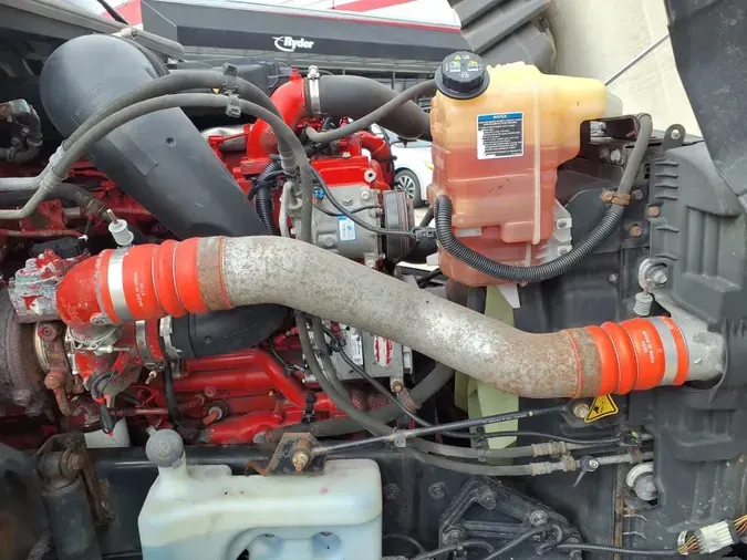 2021 NAVISTAR INTERNATIONAL LT625 DAYCAB S/A