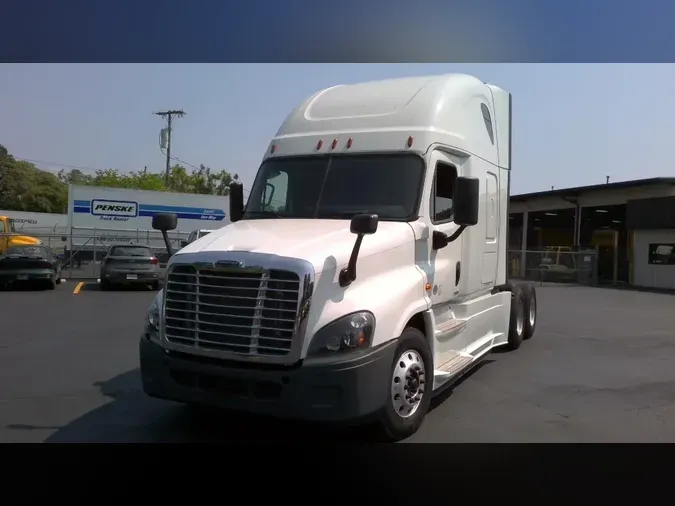 2019 Freightliner X12564ST