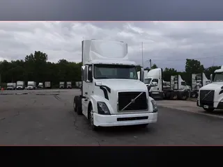 2018 Volvo VNL300