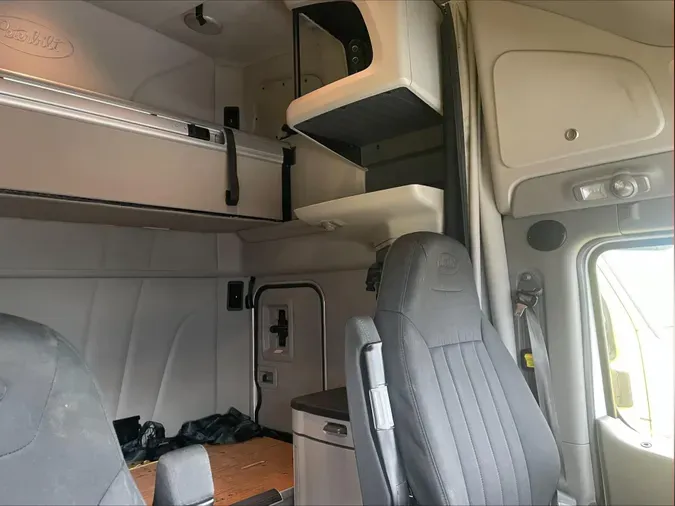 2022 Peterbilt 579