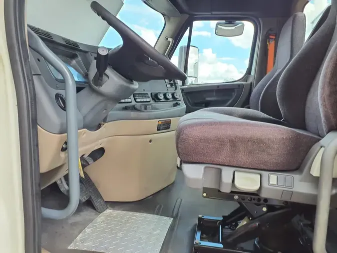 2018 FREIGHTLINER CASCADIA 125