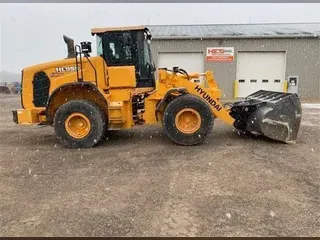 2017 HYUNDAI HL955