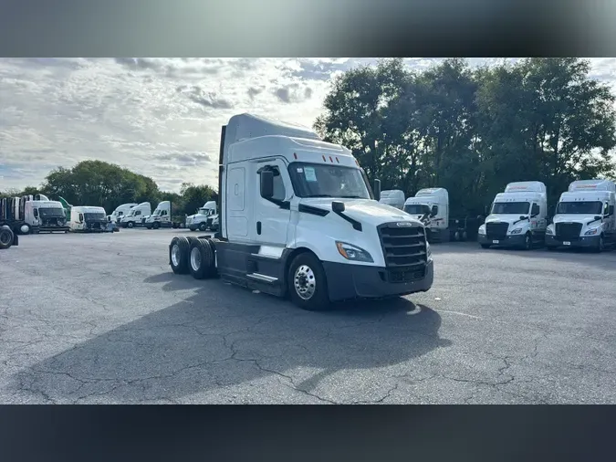 2021 Freightliner Cascadia 126ce03336cf9b36eac910fcf57d3a82ad2