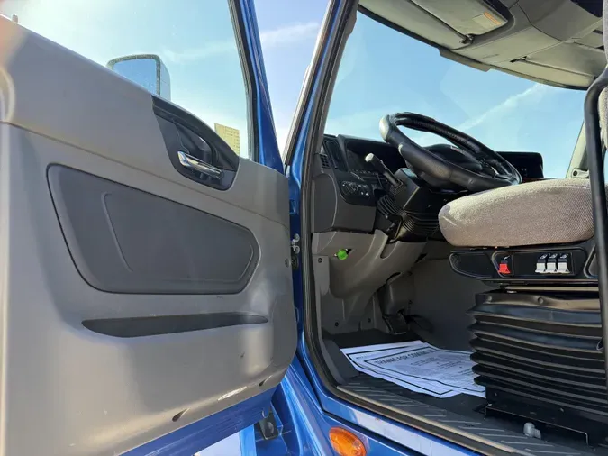 2022 International LT625