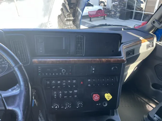 2022 International LT625