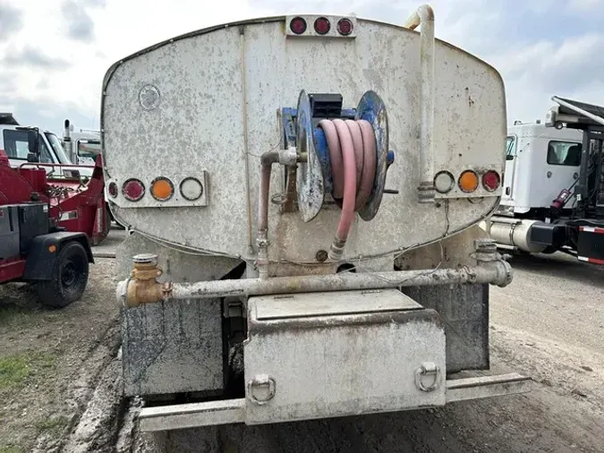 2005 FORD F750 SD