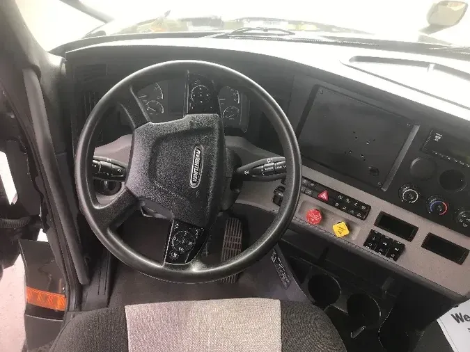 2019 Freightliner T12664ST