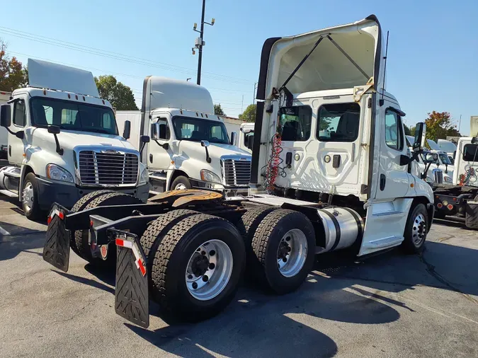 2017 FREIGHTLINER/MERCEDES CASCADIA 125