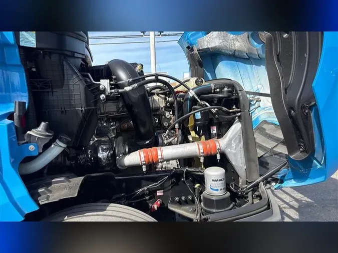 2022 FREIGHTLINER CA126