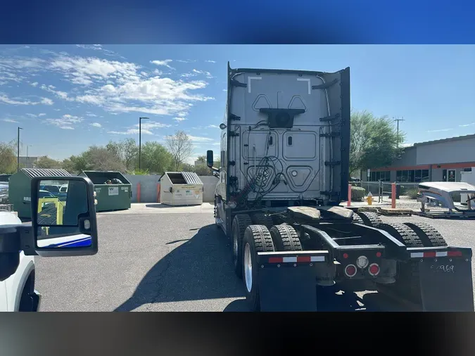 2020 Freightliner Cascadia 126