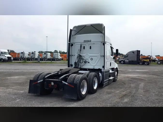 2021 Freightliner Cascadia 126