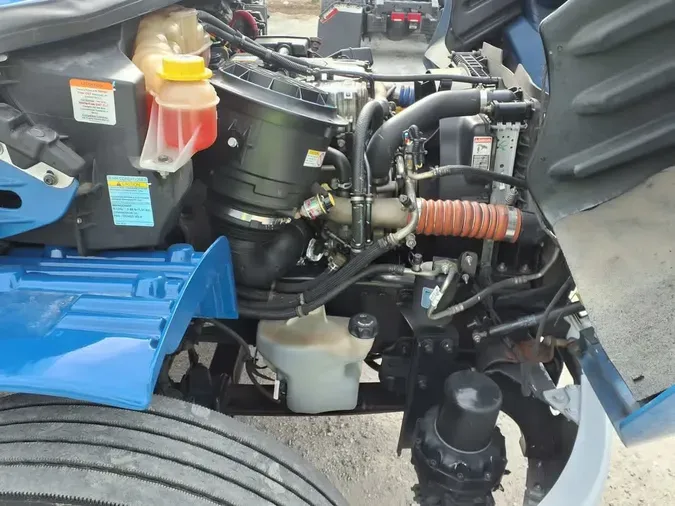 2019 FREIGHTLINER/MERCEDES M2 106