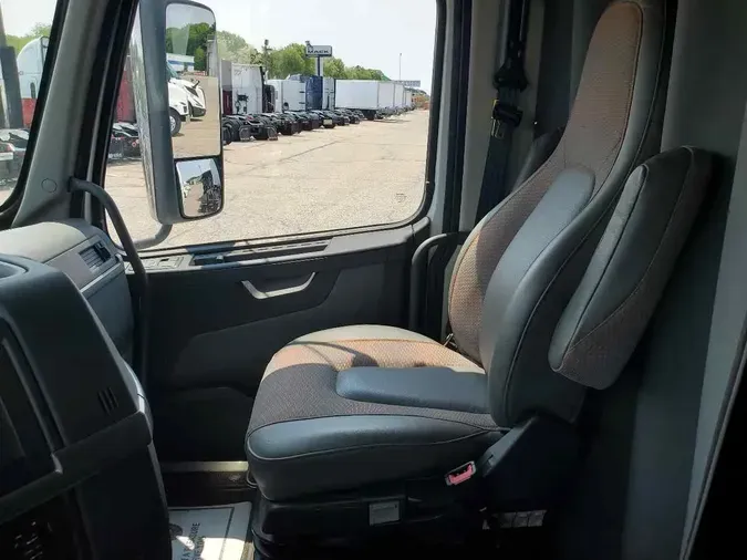 2020 VOLVO VNL64T740