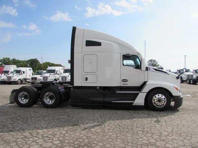 2025 Kenworth T680