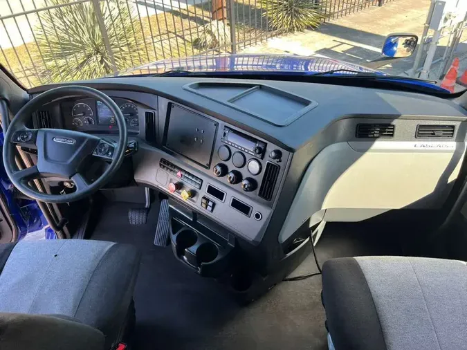 2022 Freightliner Cascadia