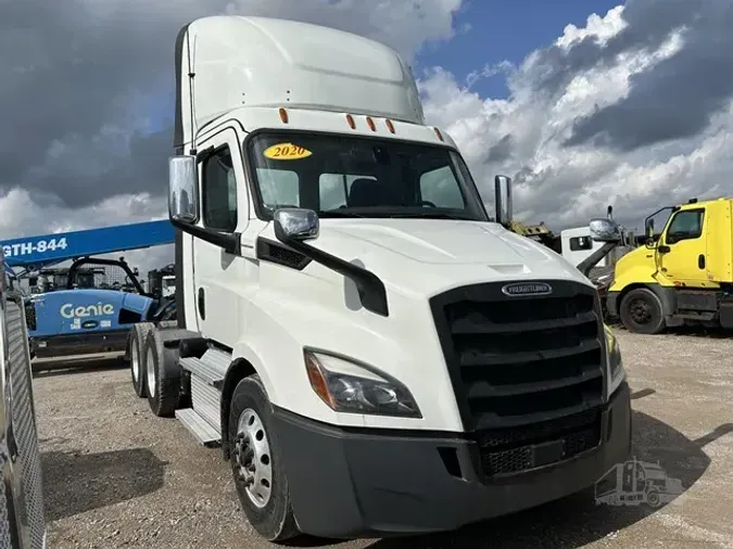 2020 FREIGHTLINER CASCADIA 126