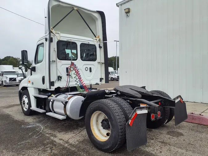 2019 FREIGHTLINER/MERCEDES CASCADIA 125