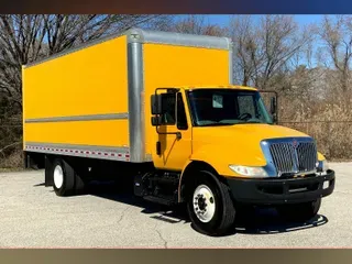 2018 International 4300 SBA 4X2