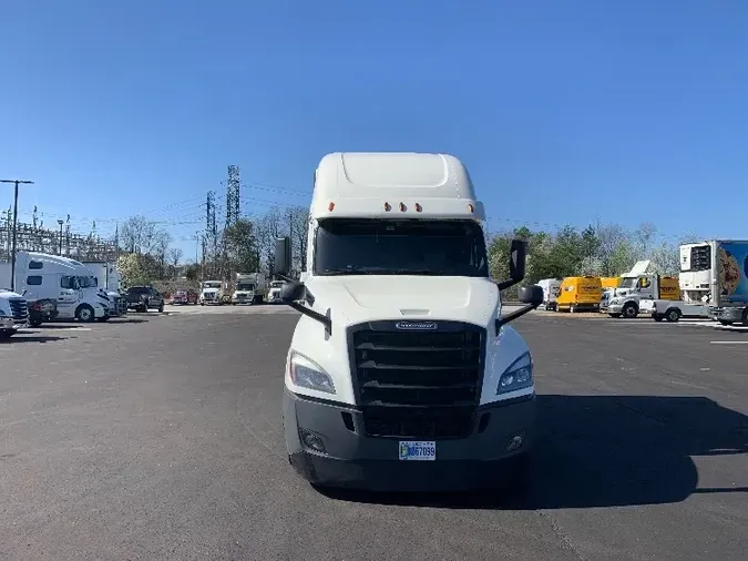 2019 Freightliner T12664ST