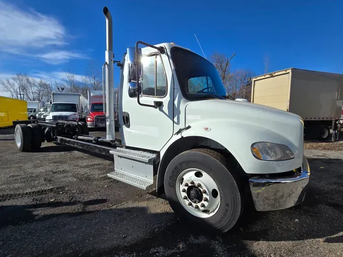 2017 FREIGHTLINER/MERCEDES M2 106