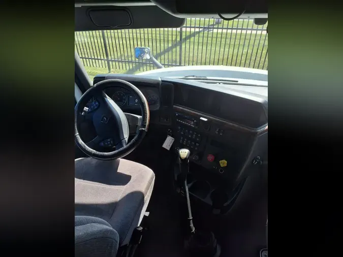 2019 NAVISTAR INTERNATIONAL LT625 SLPR CAB