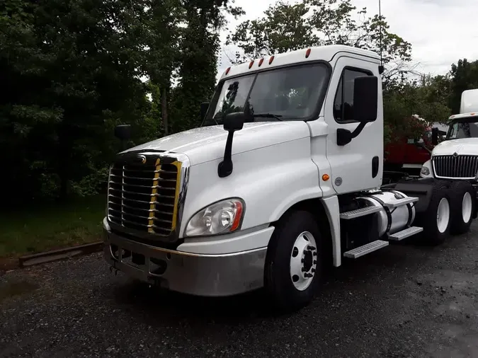2019 FREIGHTLINER CASCADIA 125ce20f62d3d16e6d5652755b44ab969d2