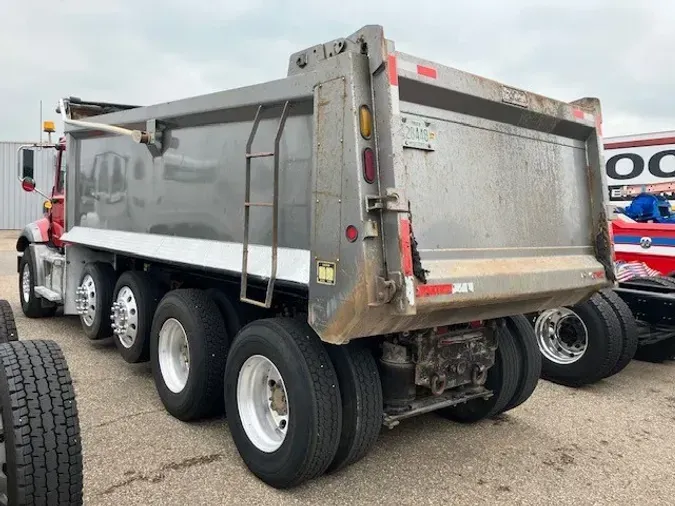 2018 Mack GU800