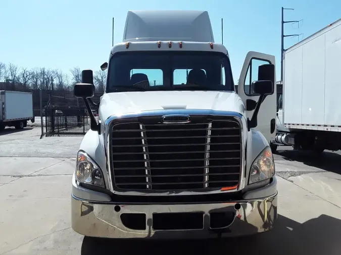 2019 FREIGHTLINER/MERCEDES CASCADIA 125